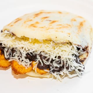 Domino Arepa